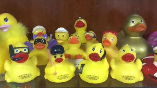 Esmalte pequeño pato amarillo pellizco juguetes de agua de baño para niños pato sonoro